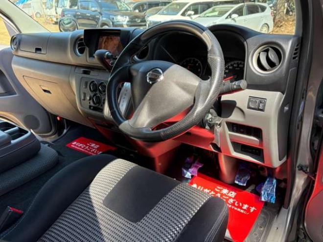キャラバンNV350 2.5 DX スーパーロングボディ ハイルーフ ディーゼルターボ 4WD　運転席レカロシート　ETC　社外ハンドル　社外ナビ　バックカメラ　パワステ　パワーウィンドウ　ABS　キーレスエントリー　エアコン 2500