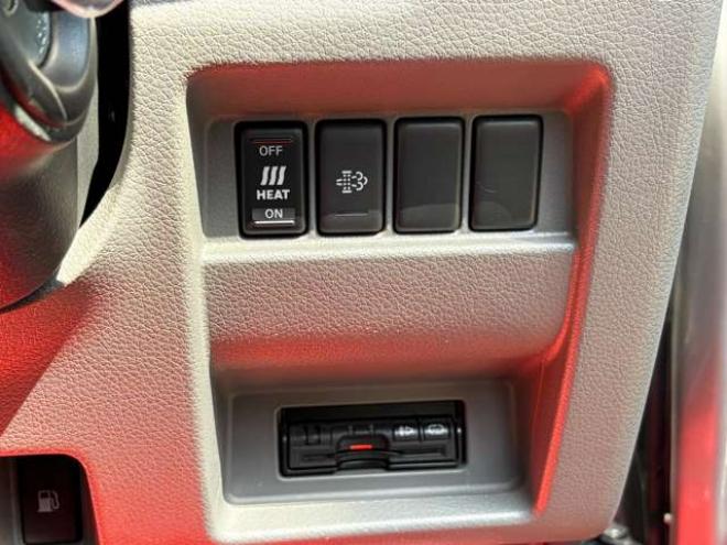 キャラバンNV350 2.5 DX スーパーロングボディ ハイルーフ ディーゼルターボ 4WD　運転席レカロシート　ETC　社外ハンドル　社外ナビ　バックカメラ　パワステ　パワーウィンドウ　ABS　キーレスエントリー　エアコン 2500