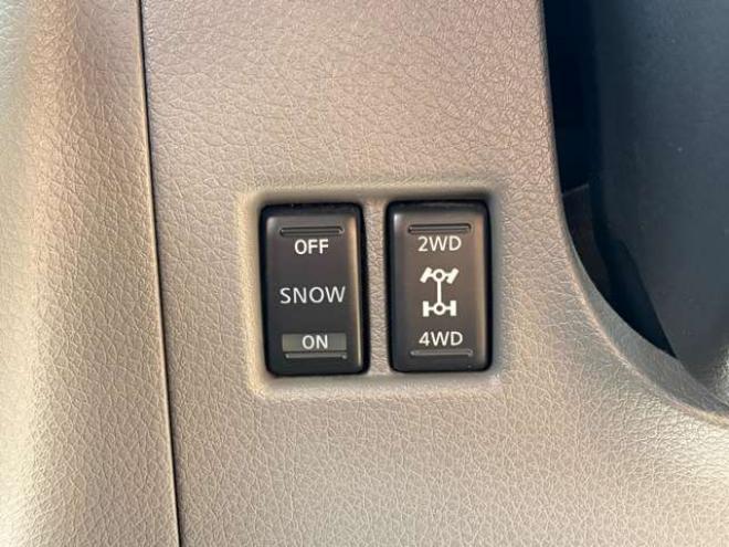 キャラバンNV350 2.5 DX スーパーロングボディ ハイルーフ ディーゼルターボ 4WD　運転席レカロシート　ETC　社外ハンドル　社外ナビ　バックカメラ　パワステ　パワーウィンドウ　ABS　キーレスエントリー　エアコン 2500