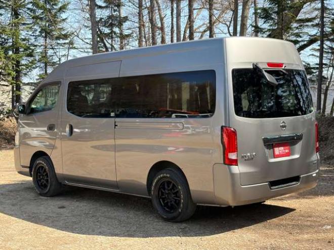 キャラバンNV350 2.5 DX スーパーロングボディ ハイルーフ ディーゼルターボ 4WD　運転席レカロシート　ETC　社外ハンドル　社外ナビ　バックカメラ　パワステ　パワーウィンドウ　ABS　キーレスエントリー　エアコン 2500