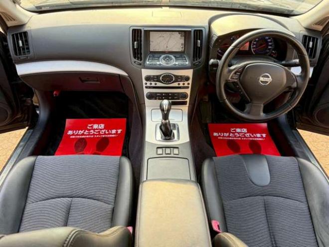 スカイライン2.5 250GT FOUR 4WD　ドライブレコーダー　ETC　パワステ　パワーウィンドウ　ナビ　電動シート　寒冷地仕様　アルミホイール　エアコン　盗難防止装置　キーレスエントリー　ABS　横滑り防止装置 2500