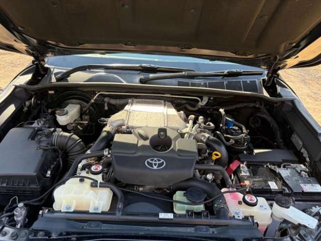 ハイラックス2.4 Z ディーゼルターボ 4WD　 2400