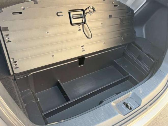 マークXジオ2.4 240G 4WD　6人乗り　3列シート　パワステ　パワーウィンドウ　純正ナビ　キーレスエントリー　ETC　バックカメラ　ABS　盗難防止装置　エアコン　電動シート　横滑り防止装置　アルミホイール 2400