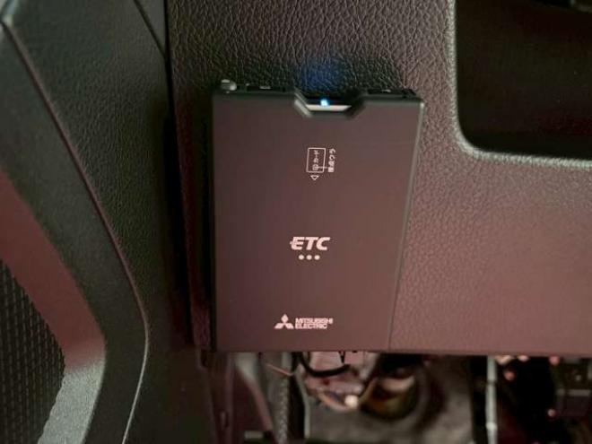 フォレスター2.0XT アイサイト 4WD　ターボ　パワステ　パワーウィンドウ　純正アルミ　ABS　キーレスエントリー　ETC　シートヒーター　社外エンジンスターター　パドルシフト　エアコン　電動シート　クルーズコントロール　盗難防止装置 2000