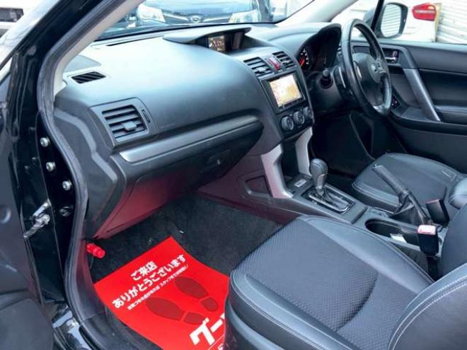 フォレスター2.0XT アイサイト 4WD　ターボ　パワステ　パワーウィンドウ　純正アルミ　ABS　キーレスエントリー　ETC　シートヒーター　社外エンジンスターター　パドルシフト　エアコン　電動シート　クルーズコントロール　盗難防止装置 2000