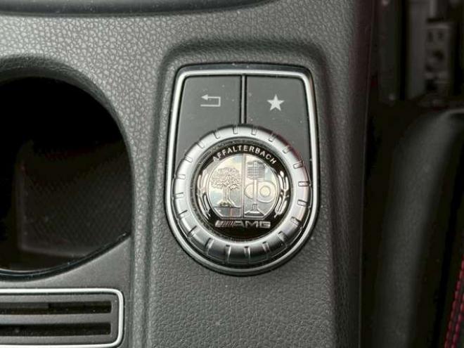 ベンツCLAクラス CLA250 4マチック 4WD　ナビ　バックカメラ　ETC　キーレスエントリー　シートヒーター　エアコン　クルーズコントロール　ABS　盗難防止装置　パワステ　パワーウィンドウ　横滑防止装置　パーキングアシスト　アイドリングストップ 正規輸入車 2000