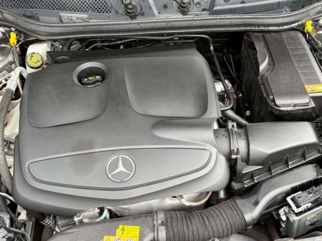 ベンツCLAクラス CLA250 4マチック 4WD　ナビ　バックカメラ　ETC　キーレスエントリー　シートヒーター　エアコン　クルーズコントロール　ABS　盗難防止装置　パワステ　パワーウィンドウ　横滑防止装置　パーキングアシスト　アイドリングストップ 正規輸入車 2000