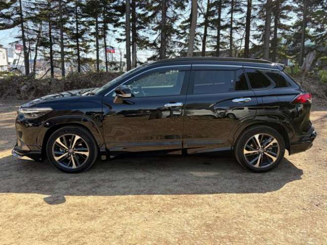 カローラクロス1.8 ハイブリッド Z E-Four 4WD　モデリスタエアロ　電動シート　電動リアゲート　バックカメラ　ETC　フルセグTV　パワステ　パワーウィンドウ　ABS　クルーズコントロール　アルミホイール　盗難防止装置　横滑り防止装置　ルーフレール 1800