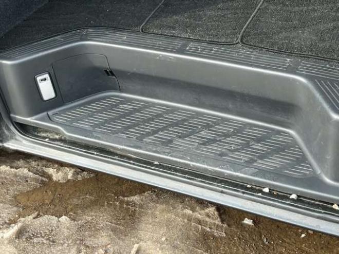 ハイエース2.7 GL ロング ミドルルーフ 4WD　10人乗り　パワステ　パワーウィンドウ　エアコン　社外ナビ　後席モニター　キーレスエントリー　片側スライドドア　盗難防止装置　フロントモデリスタ 2700