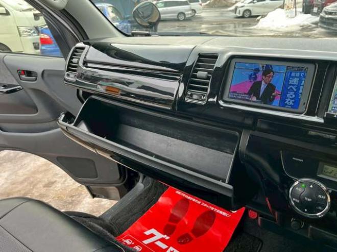 ハイエース2.7 GL ロング ミドルルーフ 4WD　10人乗り　パワステ　パワーウィンドウ　エアコン　社外ナビ　後席モニター　キーレスエントリー　片側スライドドア　盗難防止装置　フロントモデリスタ 2700