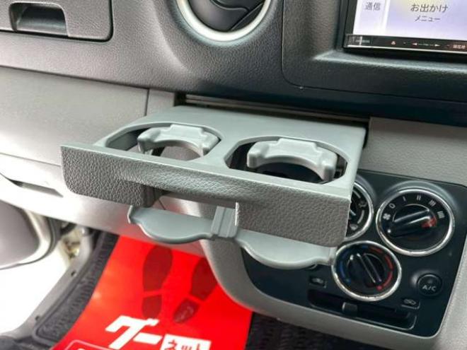 キャラバンNV350 2.5 プレミアムGX ロングボディ ディーゼルターボ 4WD　ベッドキット　スマートキー　キーレスエントリー　パワステ　パワーウィンドウ　ABS　ETC　エアコン　盗難防止装置　両側スライドドア 2500