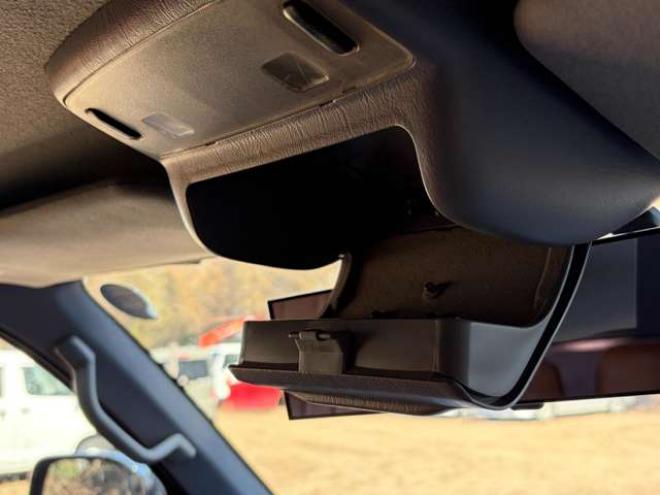 ハイラックスサーフ2.7 SSR-X Vセレクション 4WD　社外ナビ　バックカメラ　リフトアップ　社外アルミホイール　エアコン　ETC　ドライブレコーダー　パワステ　パワーウィンドウ　ABS　キーレスエントリー　ルーフレール 2700