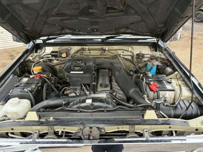 サファリ4.2 エクストラ標準ルーフグランロード ディーゼル 4WD　リフトアップ　パワステ　パワーウィンドウ　社外グリル　全塗装済　リアヒーター　デフロック　社外キーレス 4200