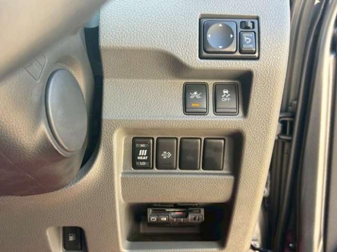 キャラバンNV350 2.5 プレミアムGX ロングボディ ディーゼルターボ 4WD　ヒッチメンバー　エンジンスターター　パワステ　パワーウィンドウ　純正ナビ　バックカメラ　ETC　社外アルミホイール　ABS　キーレスエントリー　ドライブレコーダー 2500