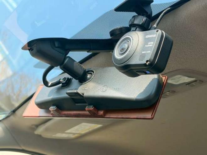 キャラバンNV350 2.5 プレミアムGX ロングボディ ディーゼルターボ 4WD　ヒッチメンバー　エンジンスターター　パワステ　パワーウィンドウ　純正ナビ　バックカメラ　ETC　社外アルミホイール　ABS　キーレスエントリー　ドライブレコーダー 2500