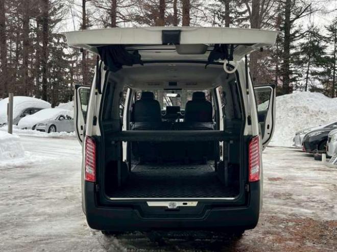 キャラバンNV350 2.5 プレミアムGX ロングボディ ディーゼルターボ 4WD　エンジンスターター　社外11インチナビ　バックカメラ　ETC　ワンオーナー　左側電動スライドドア　社外アルミ　パワーウィンドウ　パワステ　後席モニター　ABS　キーレスエントリー　衝突被害軽減ブレーキ 2500