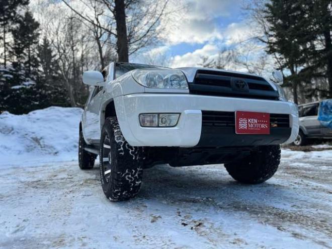 ハイラックスサーフ2.7 SSR-G 4WD　禁煙車　パワステ　パワーウィンドウ　ETC　社外ナビ　バックカメラ　キーレスエントリー　リフトアップ　エンジンスターター　寒冷地仕様　ABS　エアコン　盗難防止装置　社外アルミホイール 2700