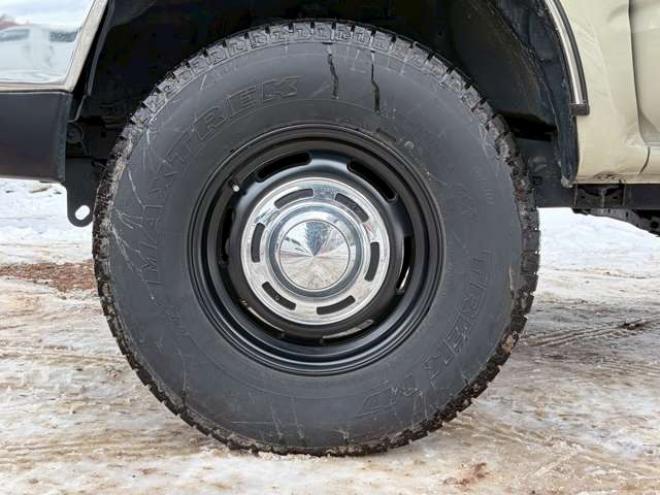 ハイラックスサーフ3.0 SSR-G ワイドボディ ディーゼルターボ 4WD　リフトアップ　全塗装済ベージュ　アルミホイール　メッキバンパー　サンルーフ　ETC　パワステ　パワーウィンドウ　ABS　キーレスエントリー　エアコン　寒冷地仕様 3000