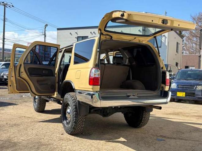 ハイラックスサーフ2.7 SSR-V ワイドボディ 4WD　US仕様　リフトアップ　全塗装済　社外ナビ　パワステ　パワーウィンドウ　ETC　バックカメラ　アルミホイール　ルーフレール　キーレスエントリー　ABS　エアコン 2700