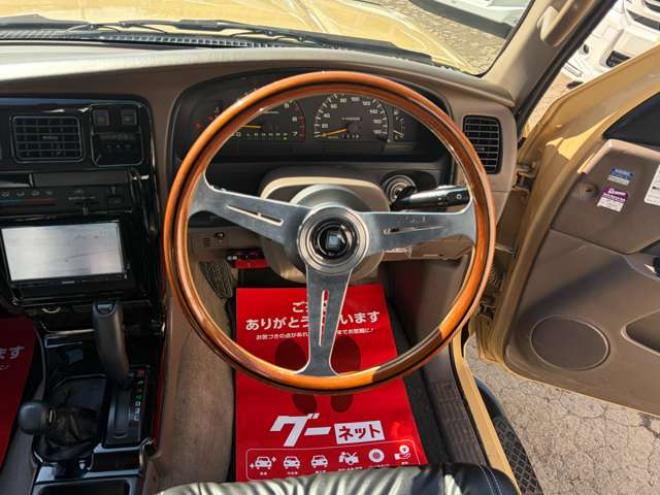 ハイラックスサーフ2.7 SSR-V ワイドボディ 4WD　US仕様　リフトアップ　全塗装済　社外ナビ　パワステ　パワーウィンドウ　ETC　バックカメラ　アルミホイール　ルーフレール　キーレスエントリー　ABS　エアコン 2700