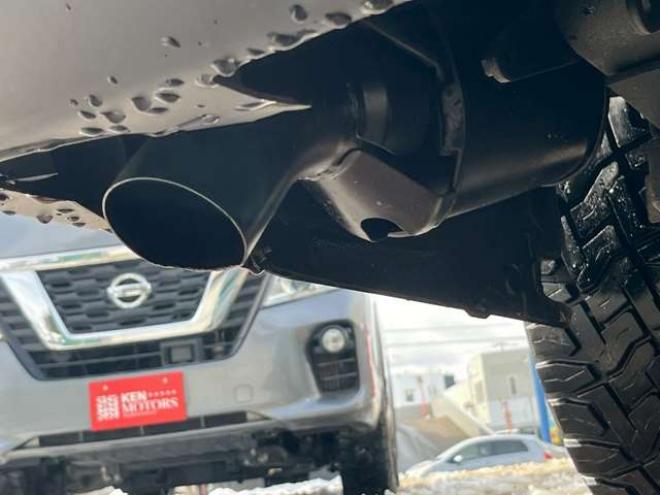 キャラバンNV350 2.5 プレミアムGX ロングボディ ディーゼルターボ 4WD　ABS　衝突軽減ブレーキ　横滑防止装置　盗難防止装置　エアコン　パワステ　パワーウィンドウ　キーレス　片側スライドドア　フォグランプ　ETC　エアバッグ　オリジナル全塗装アンビルグレー　フロントグリル 2500