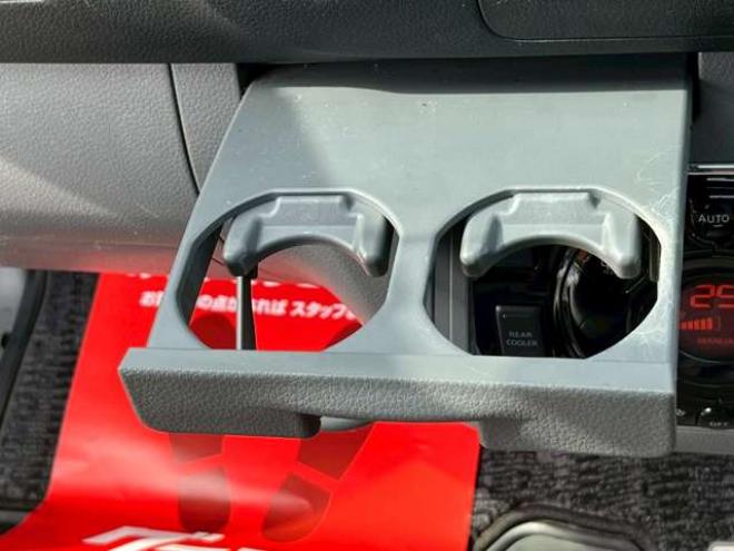 キャラバンNV350 2.5 プレミアムGX ロングボディ ディーゼルターボ 4WD　ABS　衝突軽減ブレーキ　横滑防止装置　盗難防止装置　エアコン　パワステ　パワーウィンドウ　キーレス　片側スライドドア　フォグランプ　ETC　エアバッグ　オリジナル全塗装アンビルグレー　フロントグリル 2500