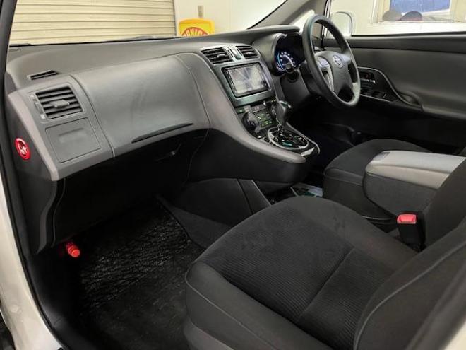 マークXジオエアリエル　本州仕入　ワンオーナー　寒冷地仕様　禁煙車　社外１６インチＡＷ　純正１６ＡＷ＋スタッドレスタイヤ付　純正ナビ　地デジ　Ｂｌｕｅｔｏｏｔｈオーディオ　ＨＩＤヘッドライト　横滑り防止装置　ＥＴＣ 4WD 2400 5Dr