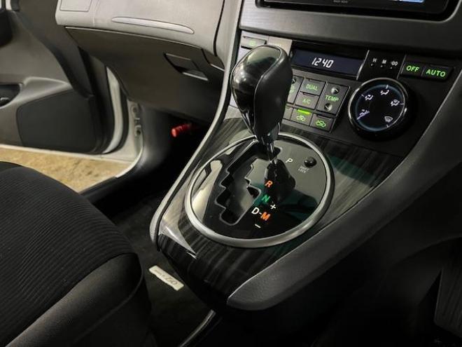 マークXジオエアリエル　本州仕入　ワンオーナー　寒冷地仕様　禁煙車　社外１６インチＡＷ　純正１６ＡＷ＋スタッドレスタイヤ付　純正ナビ　地デジ　Ｂｌｕｅｔｏｏｔｈオーディオ　ＨＩＤヘッドライト　横滑り防止装置　ＥＴＣ 4WD 2400 5Dr