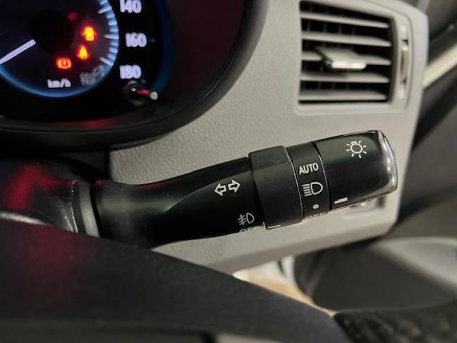 マークXジオエアリエル　本州仕入　ワンオーナー　寒冷地仕様　禁煙車　社外１６インチＡＷ　純正１６ＡＷ＋スタッドレスタイヤ付　純正ナビ　地デジ　Ｂｌｕｅｔｏｏｔｈオーディオ　ＨＩＤヘッドライト　横滑り防止装置　ＥＴＣ 4WD 2400 5Dr