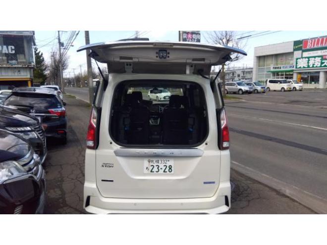 セレナハイウェイスター　4WD 4WD 2000 5Dr