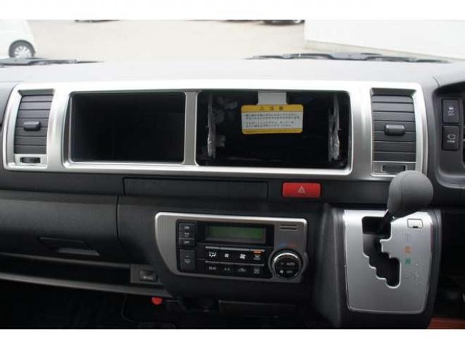 ハイエース2.7 グランドキャビン 4WD　登録済未使用車 走行6キロ　パノラミックビューモニター デジタルインナーミラー　LEDヘッドランプ　LEDフォグランプ　ホワイトパールクリスタルシャイン　メーカー保証付 登録済未使用車 2700