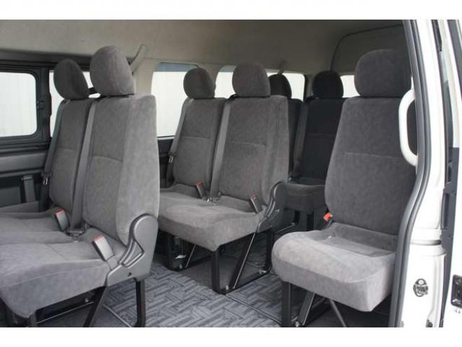 ハイエース2.7 グランドキャビン 4WD　登録済未使用車 走行6キロ　パノラミックビューモニター デジタルインナーミラー　LEDヘッドランプ　LEDフォグランプ　ホワイトパールクリスタルシャイン　メーカー保証付 登録済未使用車 2700