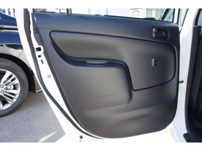 プロボックスバン1.5 F 4WD　走行500キロ　衝突軽減システム　純正LEDフォグ　電動格納ドアミラー オートライト 前後PW　ルームミラー内蔵Bカメラ　ドラレコ　Bluetooth&フルセグナビ 下廻防錆加工 フロアマット　ドアバイザー 社外14インチAW 1500