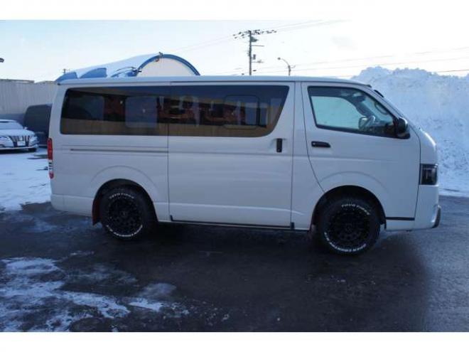 ハイエースバン2.8 DX ロング GLパッケージ ディーゼルターボ 4WD　Bカメラ　TRDフロントスポイラー　マッドフラップ　エセックス16インチアルミ　オープンカントリーRT　LEDヘッドライト　Wエアバッグ　AC100V　8人乗り構造変更済　寒冷地仕様　リアヒーター&エアコン 2800