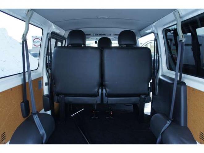 ハイエースバン2.8 DX ロング GLパッケージ ディーゼルターボ 4WD　Bカメラ　TRDフロントスポイラー　マッドフラップ　エセックス16インチアルミ　オープンカントリーRT　LEDヘッドライト　Wエアバッグ　AC100V　8人乗り構造変更済　寒冷地仕様　リアヒーター&エアコン 2800