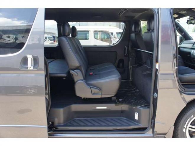 ハイエースバン2.8 スーパーGL ダークプライムII ロングボディ ディーゼルターボ 4WD　415COBRA　クリーンルック3 Fスポイラー&BY2Neoボンネット&ステージ2ルーフスポイラー&バッドラッカー17インチAW&フラットベッドキット　ヨコハマPARADA215/60R17　両側パワースライドドア　デジタルインナー 2800