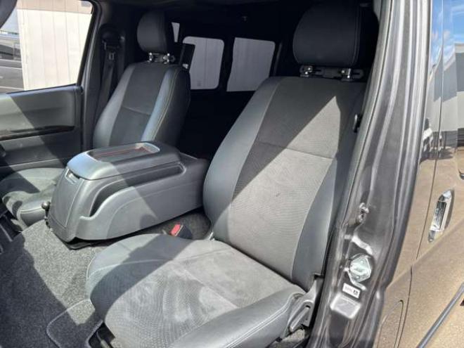 ハイエースバン2.8 スーパーGL ダークプライムII ロングボディ ディーゼルターボ 4WD　グレーメタリック　415COBRAクリーンルック3フロントスポイラー　ステージ2ルーフスポイラー　バッドフェイスBY2ボンネット　バッドラッカー17インチAW　ヨコハマPARADA17インチホワイトレター 2800