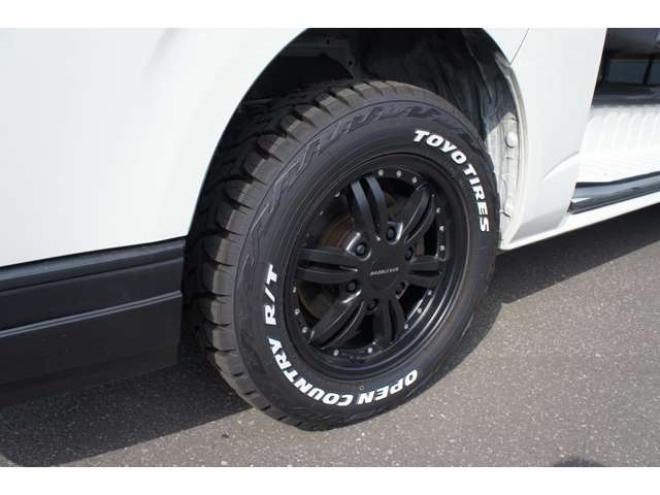 ハイエースバン2.8 DX ロング ディーゼルターボ 4WD　フロントシートセパレート仕様変更済　　　センターコンソール付　415COBRA丸目ライトキット&バッドラッカー16インチAW　415SAFARIフロントスポイラー　TOYOオープンカントリーR/T　電動格納ドアミラー 2800