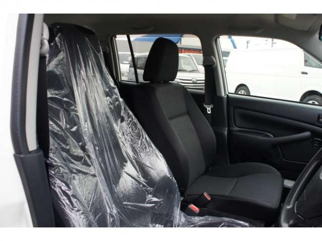 プロボックスバン1.5 F 4WD　登録済未使用車　衝突軽減システム　純正LEDフォグ　電動格納ドアミラー　オートライト　前後PW　ルームミラー内蔵Bカメラ　ドラレコ　Bluetooth&フルセグナビ　下廻防錆加工　フロアマット　ドアバイザー　社外AW 登録済未使用車 1500