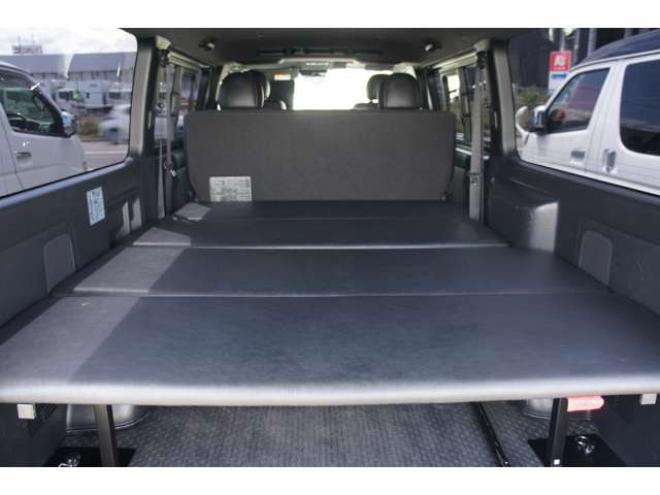 ハイエースバン2.8 スーパーGL ダークプライムII ロングボディ ディーゼルターボ 4WD　ESSEXカスタム　FリップスポイラーVer.4　サイドライナー　クワトロリアバンパー　プログレスIバッドパネル　17インチELホイール　ヨコハマPARADA　415COBRAフラットキット 2800