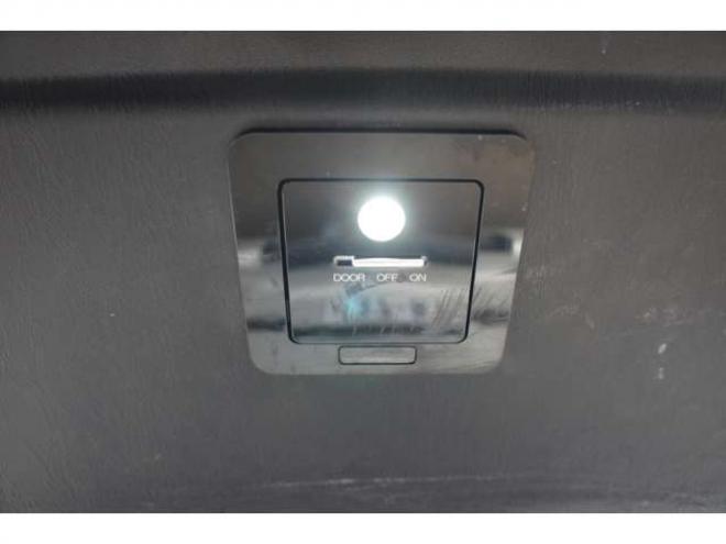 ハイエースバン2.8 スーパーGL ダークプライムII ロングボディ ディーゼルターボ 4WD　ESSEXカスタム　FリップスポイラーVer.4　サイドライナー　クワトロリアバンパー　プログレスIバッドパネル　17インチELホイール　ヨコハマPARADA　415COBRAフラットキット 2800