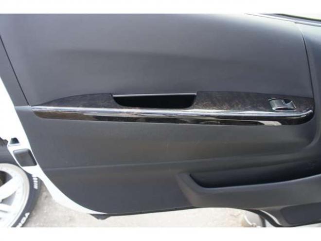 ハイエースバン2.8 スーパーGL ダークプライムII ロングボディ ディーゼルターボ 4WD　ESSEXカスタム　FリップスポイラーVer.4　サイドライナー　クワトロリアバンパー　プログレスIバッドパネル　17インチELホイール　ヨコハマPARADA　415COBRAフラットキット 2800