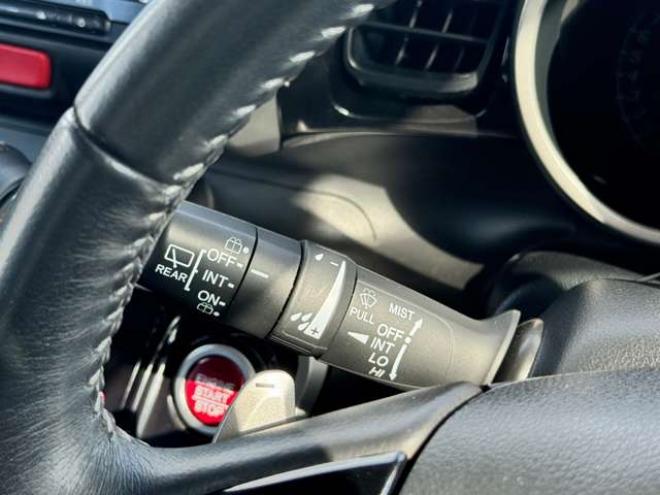 N-BOXカスタムG ターボSSパッケージ 4WD　プッシュスタート・横滑り防止・パドルシフト・クルーズコントロール・両側パワースライドドア・HIDオートライト・フォグランプ・オートエアコン・ETC・ミラーヒーター・純正フルセグTV・純正14incアルミホイール 660