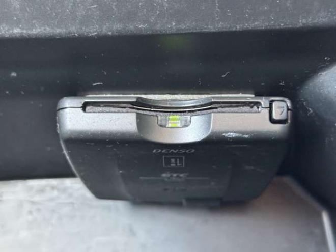 N-BOXカスタムG ターボSSパッケージ 4WD　プッシュスタート・横滑り防止・パドルシフト・クルーズコントロール・両側パワースライドドア・HIDオートライト・フォグランプ・オートエアコン・ETC・ミラーヒーター・純正フルセグTV・純正14incアルミホイール 660