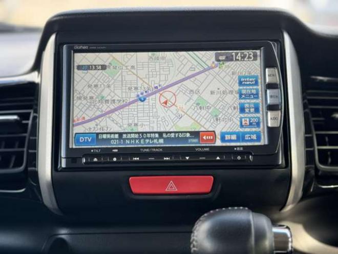 N-BOXカスタムG ターボSSパッケージ 4WD　プッシュスタート・横滑り防止・パドルシフト・クルーズコントロール・両側パワースライドドア・HIDオートライト・フォグランプ・オートエアコン・ETC・ミラーヒーター・純正フルセグTV・純正14incアルミホイール 660