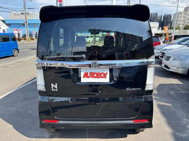 N-BOXカスタムG ターボSSパッケージ 4WD　プッシュスタート・横滑り防止・パドルシフト・クルーズコントロール・両側パワースライドドア・HIDオートライト・フォグランプ・オートエアコン・ETC・ミラーヒーター・純正フルセグTV・純正14incアルミホイール 660