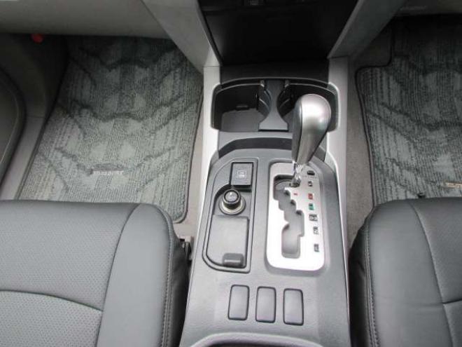 ハイラックスサーフ2.7 SSR-X リミテッド 4WD　MID17インチホイール/LEDヘッドライト/LEDフォグ/リアフォグ/キーレス/社外ナビ/バックカメラ 2700