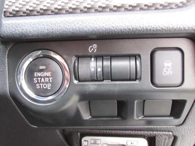 フォレスター2.0 S リミテッド 4WD　アイサイト/アイドリングストップ/シートヒーター/社外ナビ/フルセグ/バックカメラ/フリップダウンモニター/ETC/レーダークルーズコントロール 2000