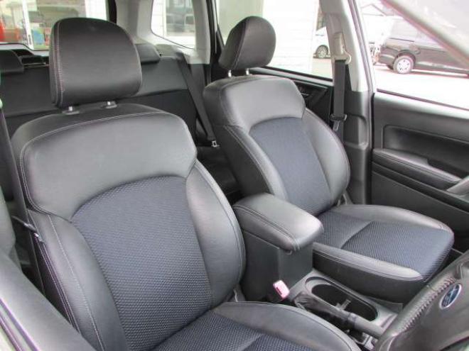 フォレスター2.0 S リミテッド 4WD　アイサイト/アイドリングストップ/シートヒーター/社外ナビ/フルセグ/バックカメラ/フリップダウンモニター/ETC/レーダークルーズコントロール 2000