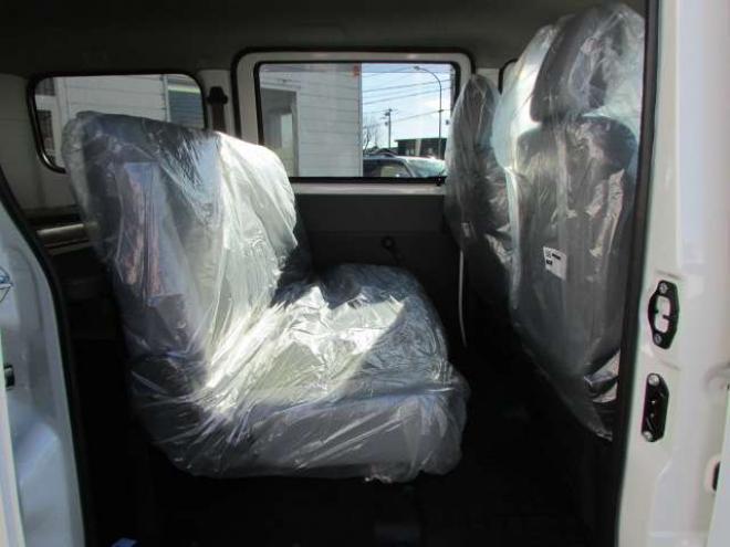 タウンエースバン1.5 GL 4WD　登録済未使用車/スマートアシスト/LEDヘッドライト/ベッドキット/MAD CROSS14インチホイール+ジオランダーX-AT/キーレス/アイドリングストップ 登録済未使用車 1500